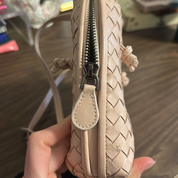 Bottega Veneta Nodini Leather Crossbody Bag - Picture 7 of 9